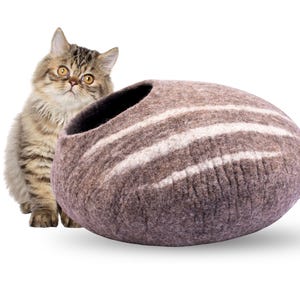 Handmade Wool Cat Cave: Modern Grey Felt Bed for Cats