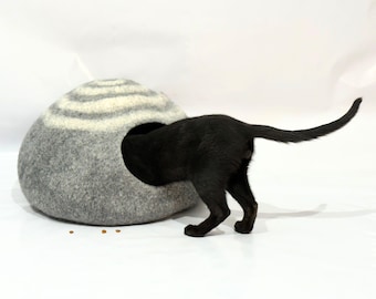 Handmade Wool Felt Cat Cave: Eco-Friendly Pet Hideout