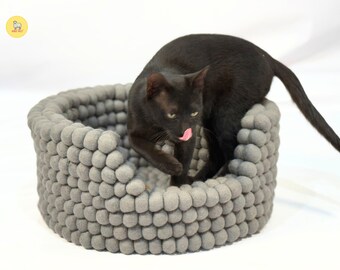 Handmade Felt Wool Cat Cave: Cozy Pet Cocoon, Nepal-Made