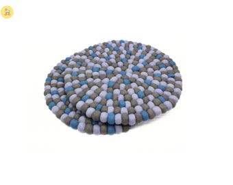 Handmade Grey Wool Felt Coaster: Heat-Resistant Table Protector