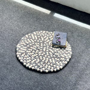 Multicolor Hand-Felted Round Rug| 60cm Wool Ball Carpet For Decorating Styles| Durable And Sustainable Wool Ball Carpet.