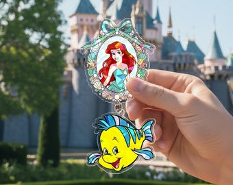 Porta credencial retráctil de la Sirenita Ariel con dije de platija, adorable porta credencial de princesa, regalo para enfermera y maestra SBRL1403