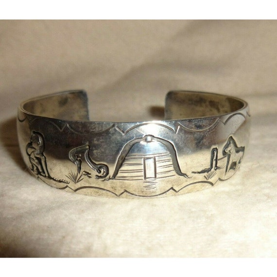 Rare Vintage Navajo Rabbit Native American Jewelry Silver Bracelet Rare Vintage Navajo Rabbit Native American Jewelry Silver Bracelet