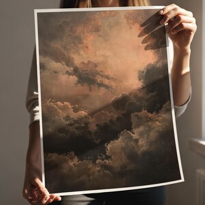 Reproduction d'une peinture à l'huile représentant un coucher de soleil mélancolique et un paysage nuageux, style Dark Academia, à télécharger en téléchargement numérique. image 2