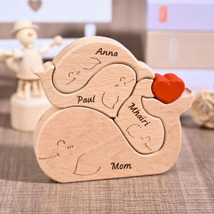 Custom Wooden Whale Family Puzzle, Engraved Name Family Figurines, Family Keepsake for Grandma, New Mom Gifts, Unique Christmas Family Decor