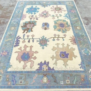 Handmade  Wool Rug: Cream, Blue, & Multicolor Oushak Design Soft well-made Carpet