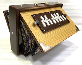 13-Note Medium Shruti Box – Brown Frame, Cream Body with White Keys