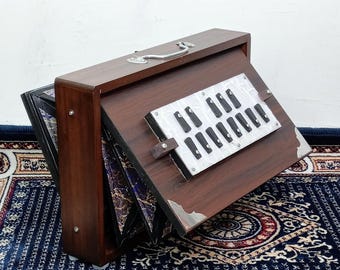 Shruti Box | 13-Note Medium Shruti Box – White Reed Board, Black Keys with Printed Notes