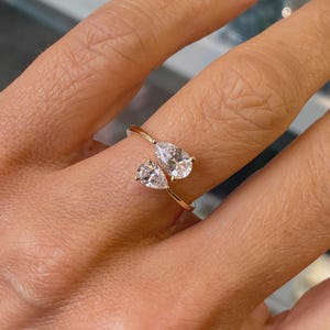 2CT Pear Diamond Toi et Moi Ring Two Stone Moissanite Engagement Ring Pear Cut You and Me Ring Double Stone Wedding Anniversary Gift for Her