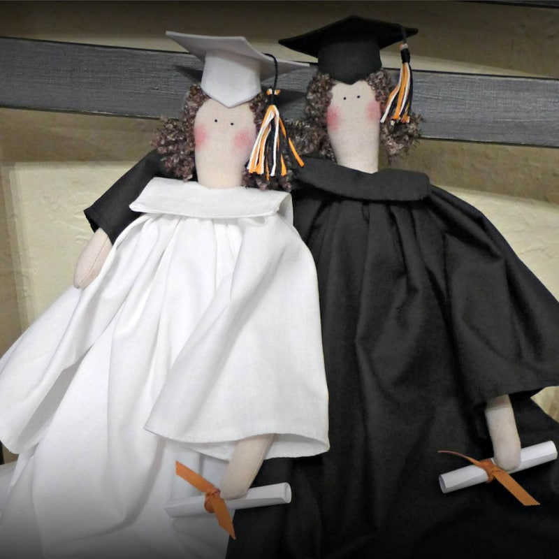 Muñecas de graduación - Etsy México