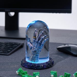 Lámpara de resina con forma de mano del Señor Oscuro, mesa de epoxi STL de anime, mesa extensible, mesa de rompecabezas, escritorio Murphy, funda para 3DS, pendientes de anime, alfombra de anime, bolso de mano de anime, arte