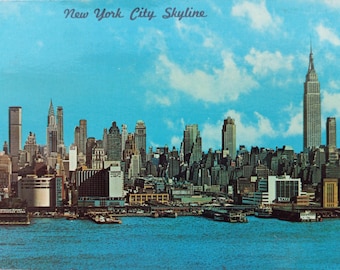 Vintage 1978 NYC Skyline Postcard – Empire State Building, Airmail Stamp, Handwritten Message – Retro Travel Collectible