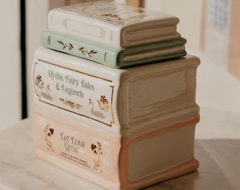 Pastell Bücherstapel Schmelzbrenner | Booktok Wohndekor | Cottagecore Home Wachsbrenner | Buchliebhaber Geschenke | Literarisches Mädchen Dekor