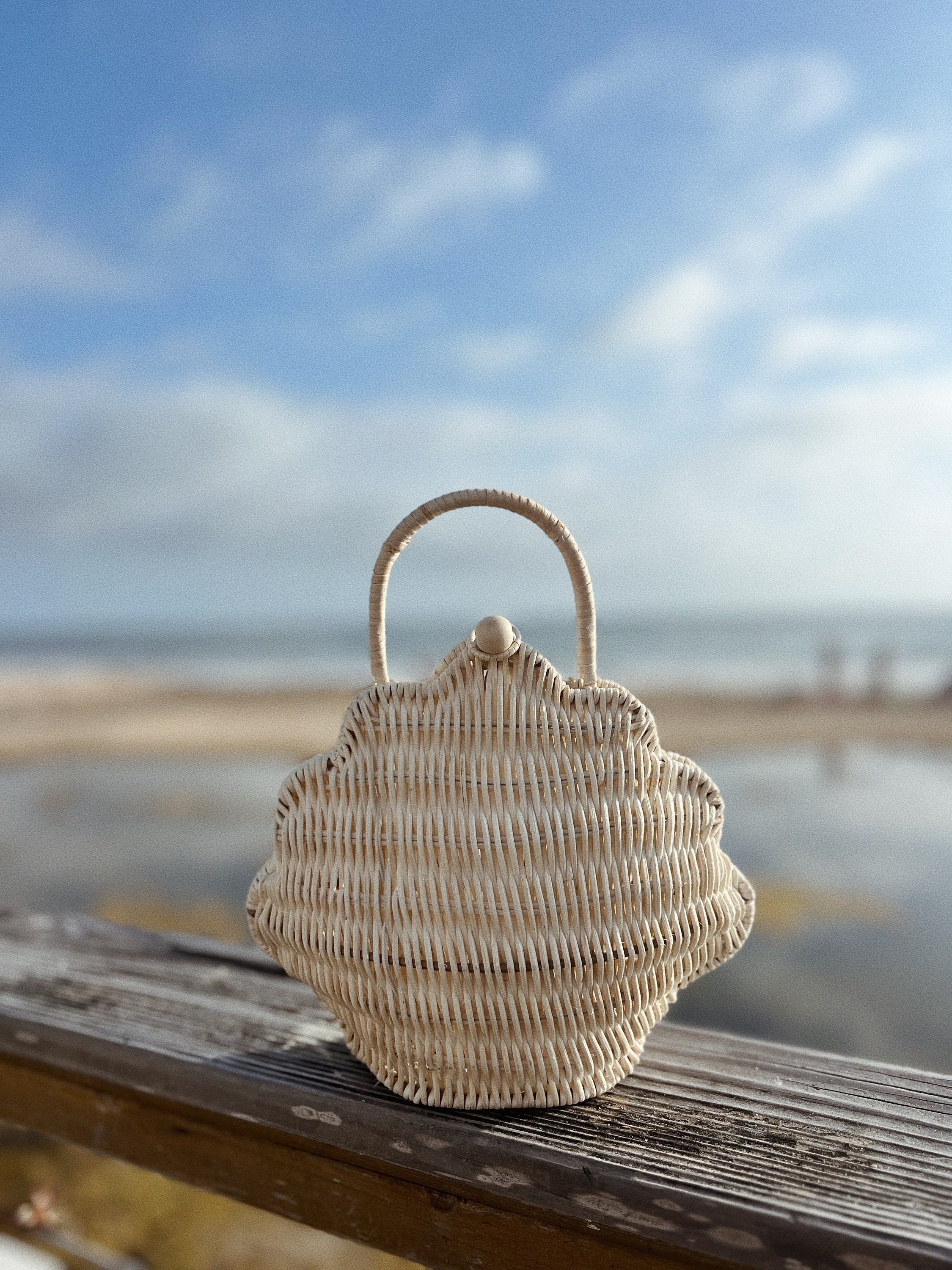 OLLI ELLA RATTAN SHELL BAG Straw OLLI ELLA RATTAN SHELL BAG Straw
