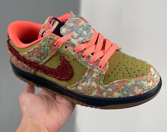 Dunk SB Low Multicolor Konfetti Sneakers, Olive & Rot, Gummisohle
