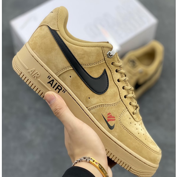 Zapatillas Air Force 1 color caqui hechas a mano, zapatillas urbanas personalizadas en tonos neutros, calzado minimalista de moda, regalo único para amantes de las zapatillas.