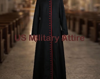 Batina clerical: Vestimenta preta para padre e monge católico