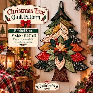 Pode incluir: Uma tapeçaria de patchwork em forma de árvore de Natal com folhas de tecido sobrepostas em tons de verde, vermelho, dourado e branco. O texto diz: Christmas Tree Quilt Pattern, Finished Size: 45,7 cm de largura por 59,7 cm de altura.