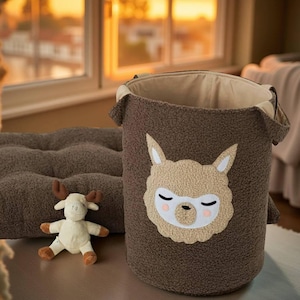 Personalisierter Aufbewahrungskorb für Alpaka Sherpa - Plüschtier-Aufbewahrungskorb & Wäschekorb, zusammenklappbarer Kinderzimmer-Organizer, Creme, Braun, Beige