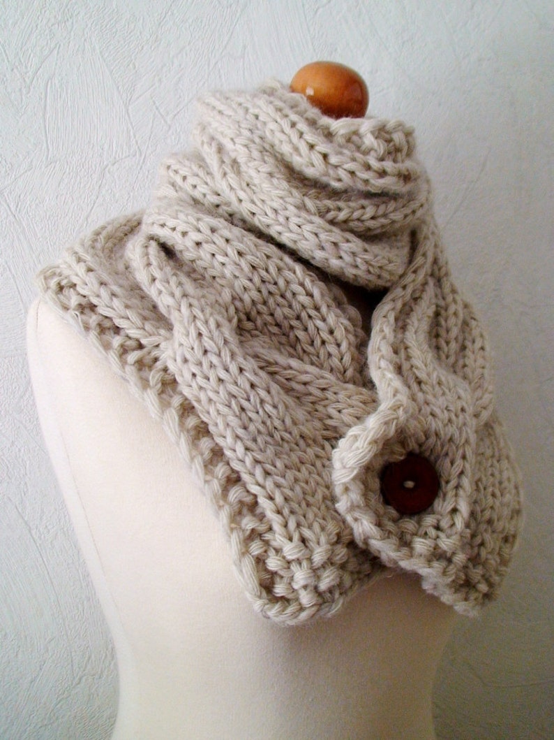 Chunky Scarf Handknit Big Cowl Extra Thick Cabled Soft in Natural White Beige Alpaca Merino Wool Kid mohair imagem 2