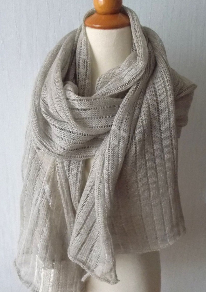 Woolen shawl / scarf “ Lily” main image 1
