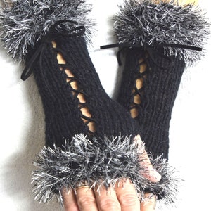 Guantes sin dedos negros y grises, calentadores de muñeca con corsé para mujer con cintas de gamuza, tejido a mano de estilo victoriano