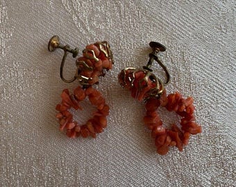 Vintage Coral Chip Earrings - Victorian Art Deco 1930s Screw Back - Antique Coral Jewelry