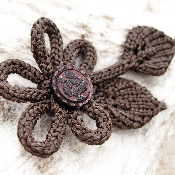 Brown knit Brooch, flower knot leaves, rosy button. Knit jewelry