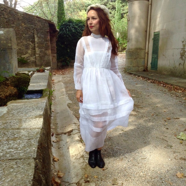 ANTIQUE french communion // white organdi 1900s dress scalloped details Sz S