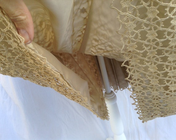 French Vintage 1950s ivory beige cotton lace  cro… - image 4