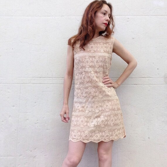 1930s peach pink nude crochet cotton dress