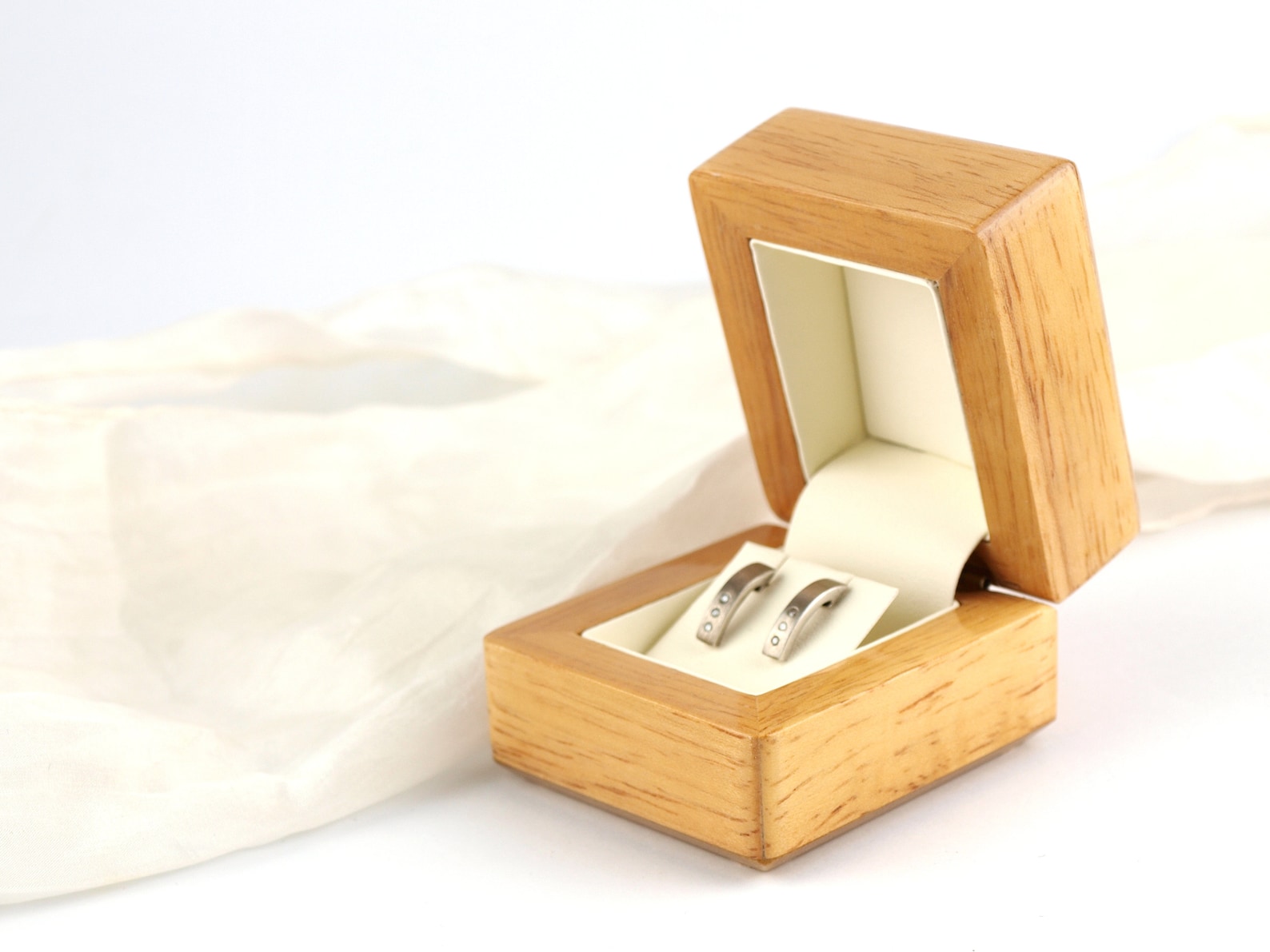 Beautiful Wooden Earring Box Natural Warm Wood Earring Gift Etsy UK