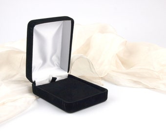 Black Velvet Necklace Gift Box, The Norham