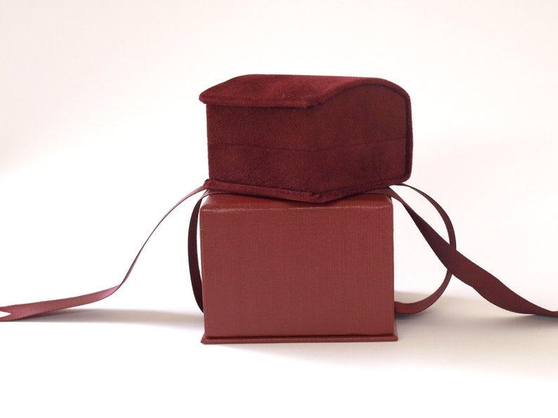 Sumptuous Velvet Wedding CHELSEA Heirloom Ring Box Wedding Ring Holder Burgundy Velvet Ring Box Proposal Ring Box Luxury Ring Box