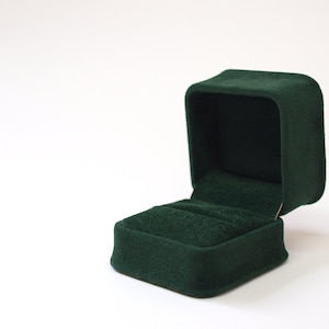 Forest Green Velvet Ring Box, Wedding Ring Box, Engagement Ring Gift Box, Ring Bearer Box, Wedding Ring Holder, Velvet Gift Box - WINCHESTER