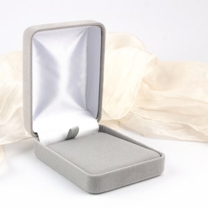Silver Grey Velvet Necklace Box, Soft Classic Velvet Gift Box for Women for Necklace, Chain, Pendant or Large Earrings NORHAM