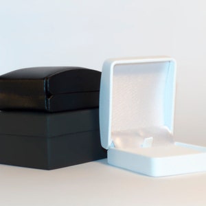 Pendant Gift Box Luxury Vegan Leather Jewellery Display Necklace Box, Bracelet Box, White Pendant Box, Black Jewellery Box Satin Lined