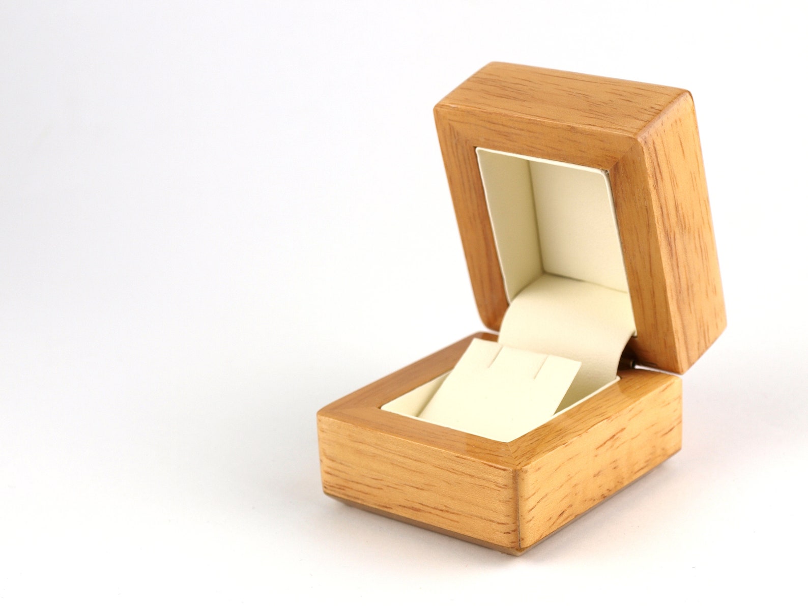 Beautiful Wooden Earring Box Natural Warm Wood Earring Gift Etsy UK