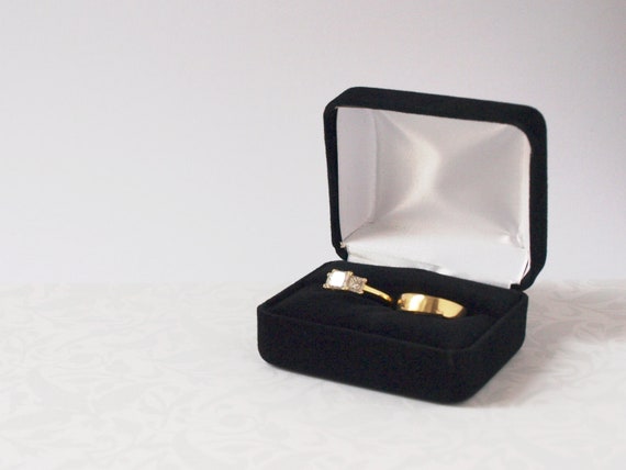 velvet double ring box