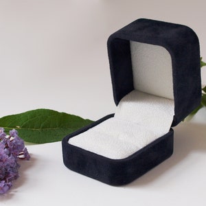 Navy Blue Velvet Ring Box, Engagement Ring Box, Wedding Ring Box, Luxury Proposal Ring Box, Ring Holder, Ring Presentation Box  - NOTTINGSOM