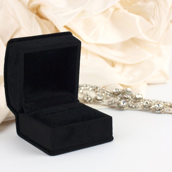 Luxury Black Velvet Ring Box, Velvet Wedding Ring Box Black, Proposal Ring Box, Wedding Ring Holder, Luxury Engagement Ring Box CHELSEA