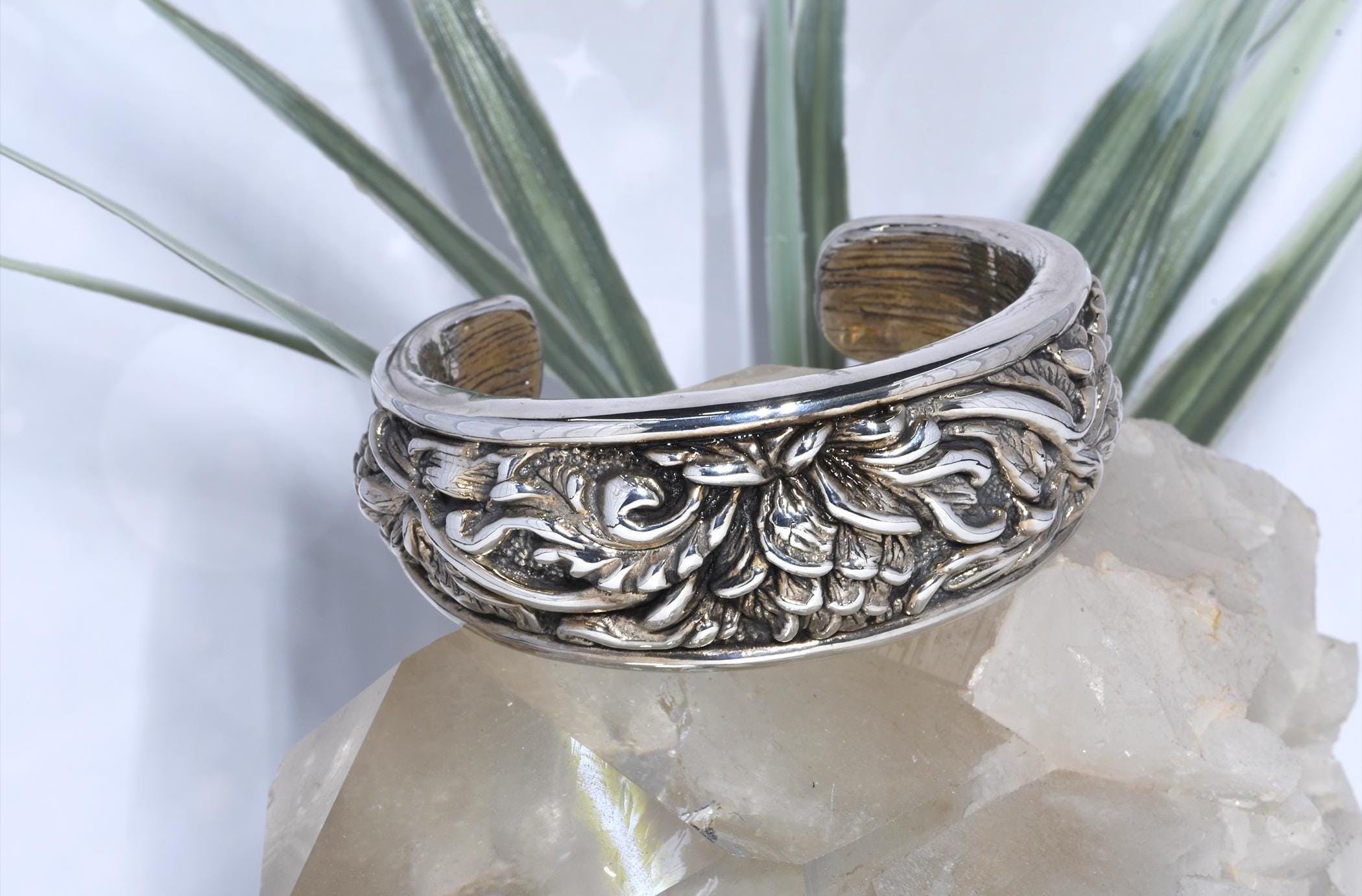 ヴィンテージ スターリングシルバー フローラル カフブレスレット