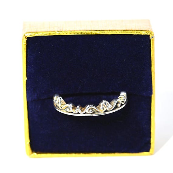 Vintage Crown Stackable Sterling Silver Band Ring… - image 2