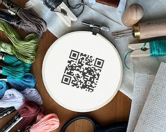 Patrón de punto de cruz con código QR de Rickroll: Regalo de broma divertido (patrón PDF)