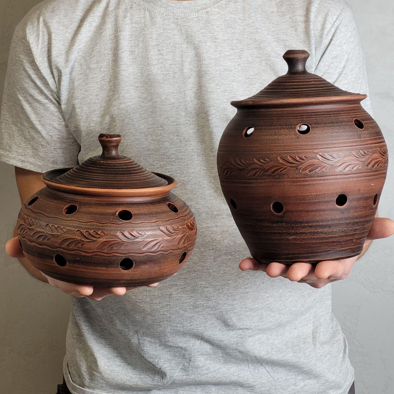 Garlic and Onion Storage Set – Breathable Terracotta Keepers with Lids