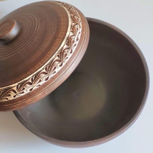 Bread Baker Clay Cloche 28 cm, Terracotta Baking Dish with Lid, Sourdough Bread Pot, Artisan Oven Style Baker