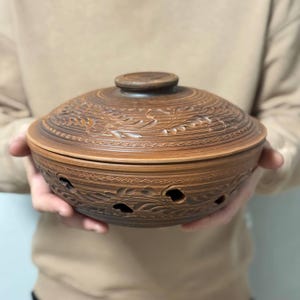 Tarro grande vintage para ajo, cebolla y chalotas / Tarro de terracota rojo cocido con leche con tapa / Decoración rústica de cocina