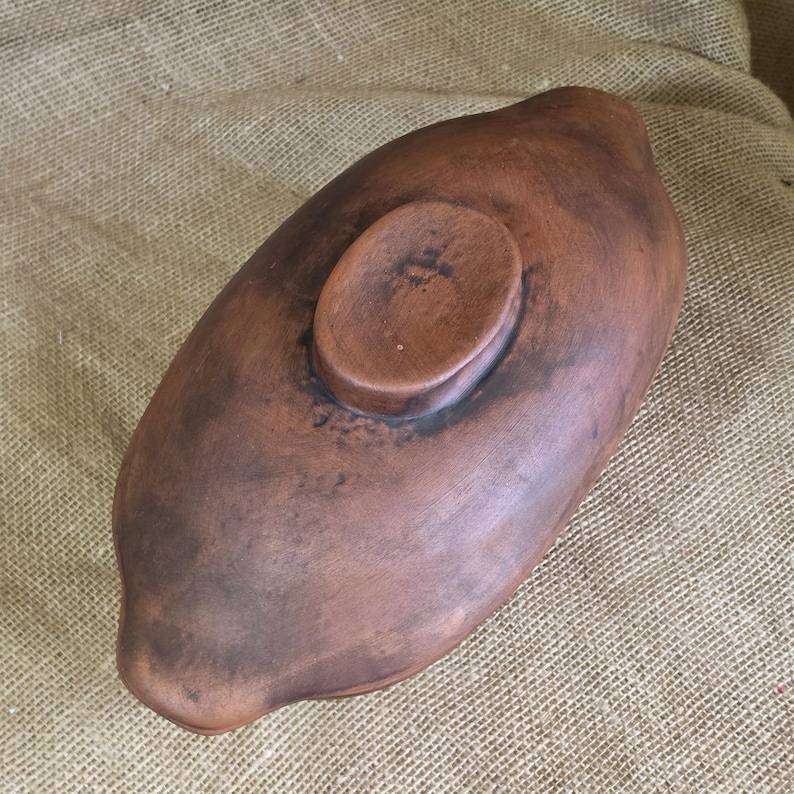 Terracotta Bread Baker with Lid 3.2 qw, Oval Clay Baking Dish, Sourdough Loaf Pan, Rustic Oven Cookware, Handmade Farmhouse Kitchenware