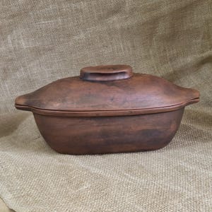 Terracotta Bread Baker with Lid 3.2 qw, Oval Clay Baking Dish, Sourdough Loaf Pan, Rustic Oven Cookware, Handmade Farmhouse Kitchenware
