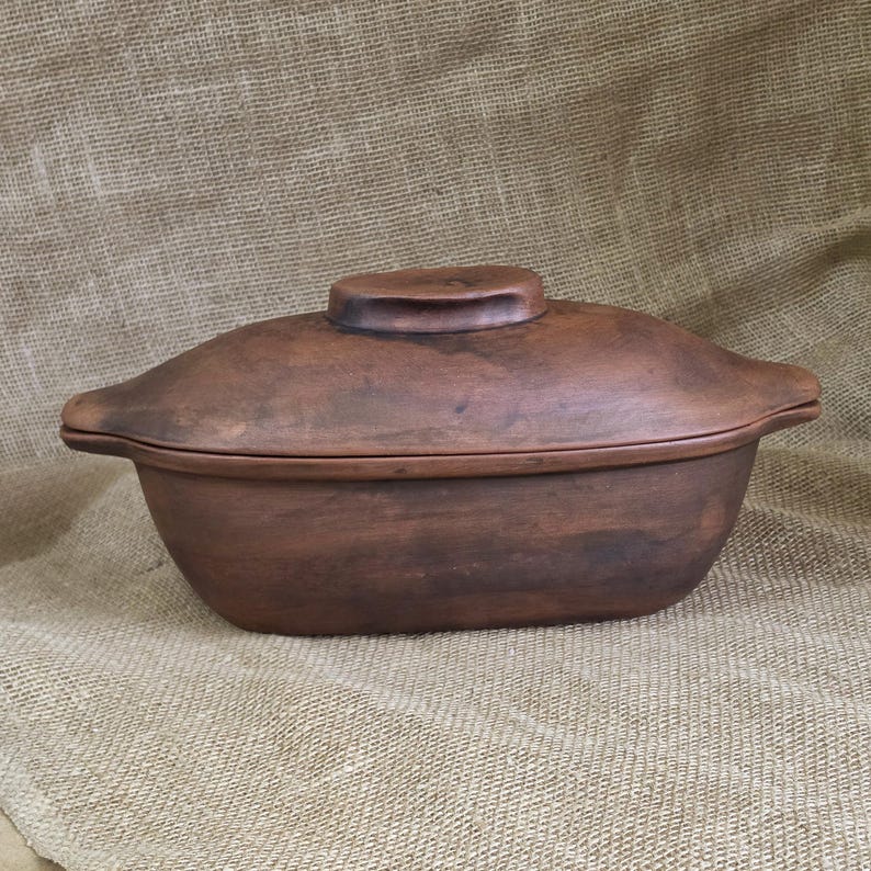 Terracotta Bread Baker with Lid 3.2 qw, Oval Clay Baking Dish, Sourdough Loaf Pan, Rustic Oven Cookware, Handmade Farmhouse Kitchenware